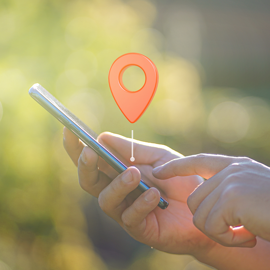 スマートフォンで交通アクセスを調べるイメージ